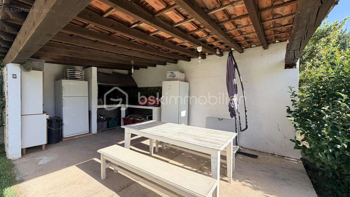 Maison plain pied quatres faces avec terrain et garage - photo 14