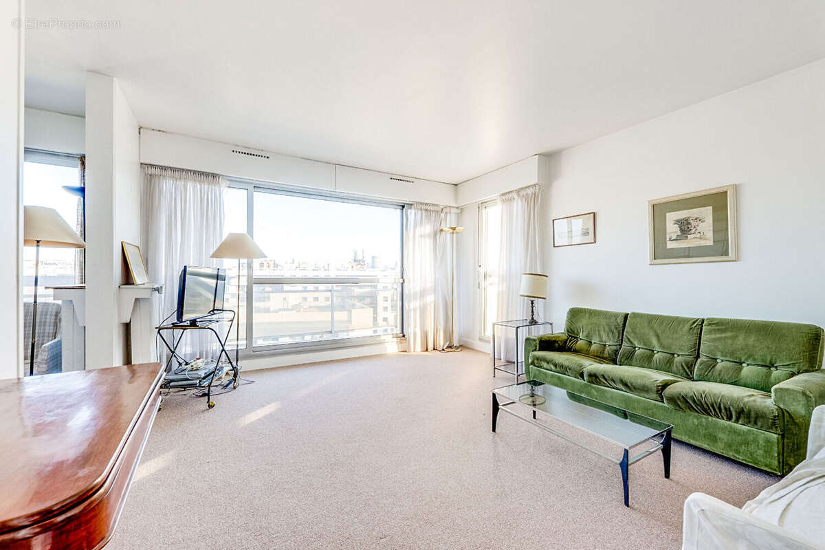 Appartement à PARIS-14E