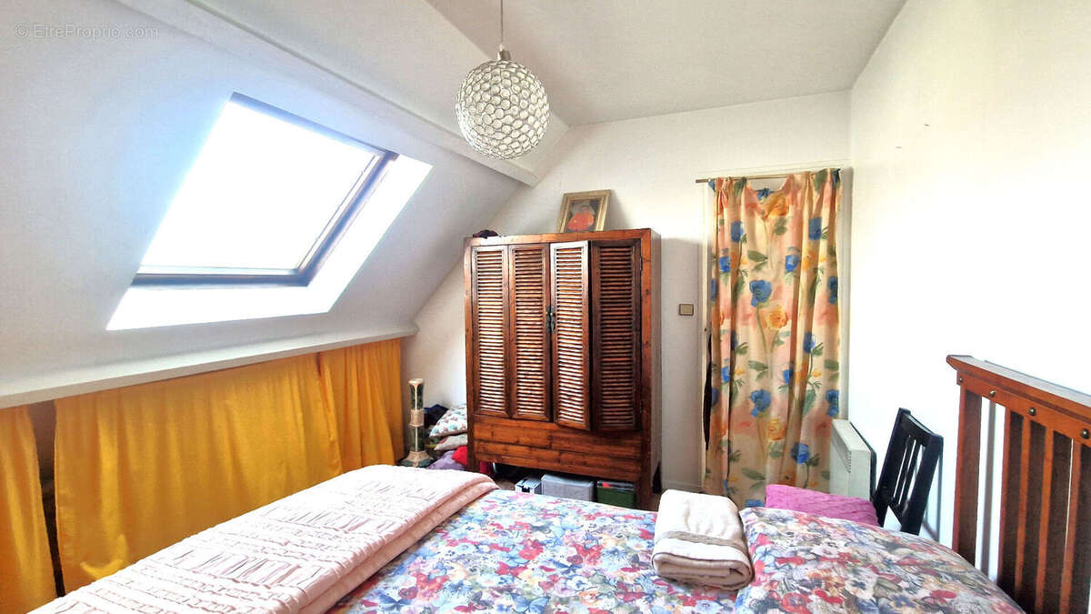 Maison à THIAIS