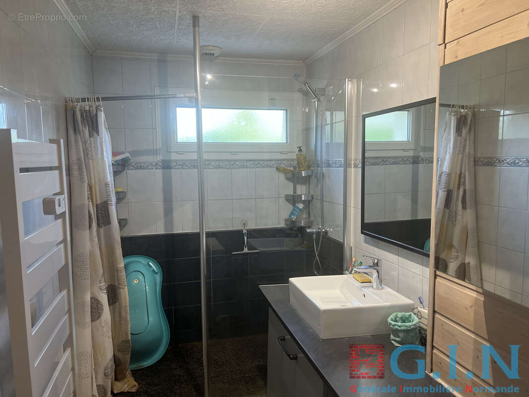 Maison 5 pièces de 88m2 sur terrain de 585m2 - photo 4