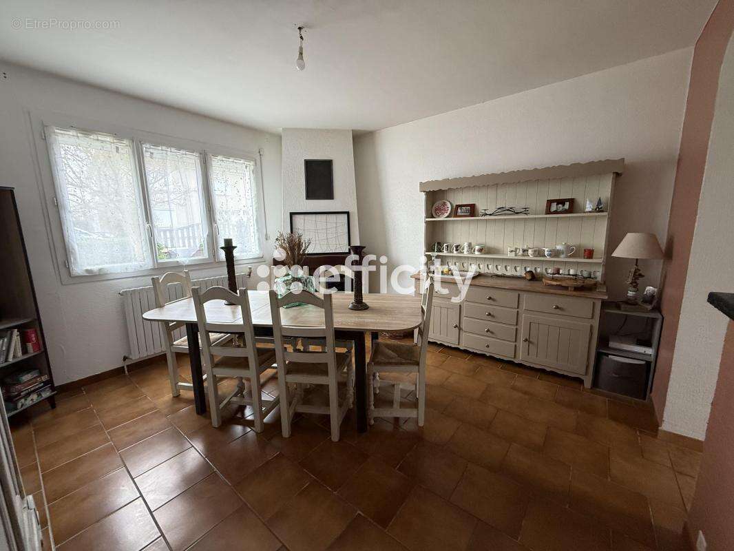 Maison à RUFFEC
