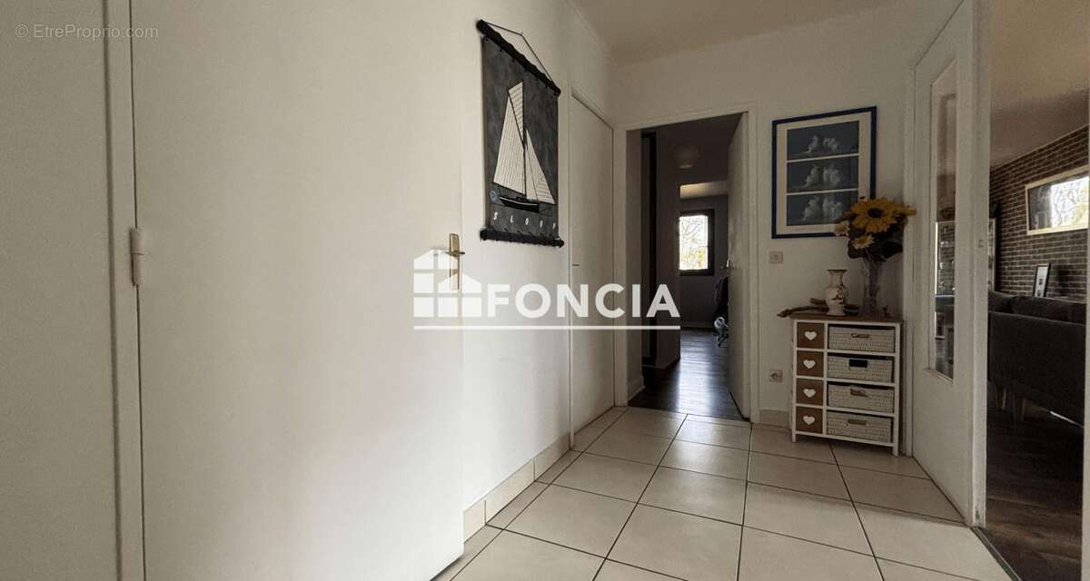 Appartement à VERNEUIL-SUR-SEINE