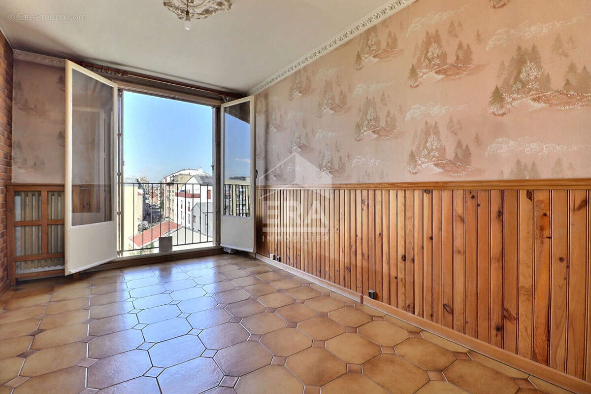 Appartement à AUBERVILLIERS