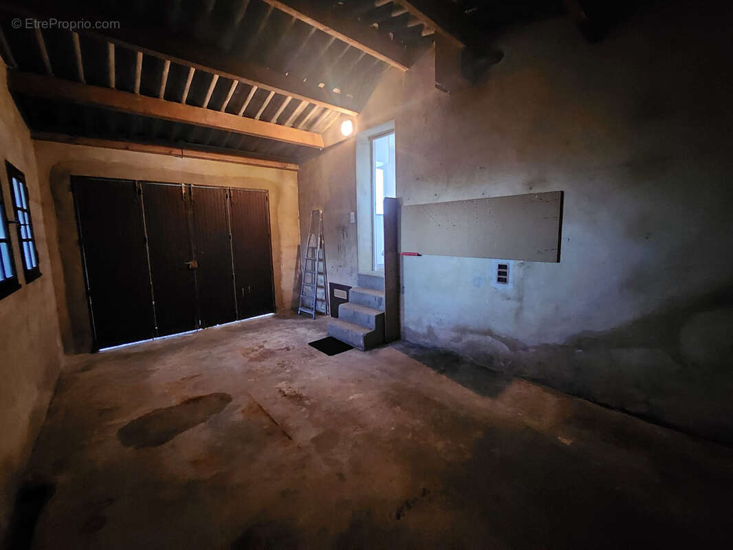 Maison à MONTAREN-ET-SAINT-MEDIERS