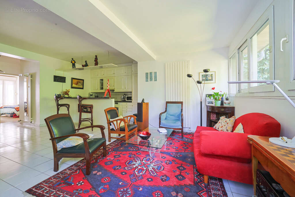 Appartement à MONTROUGE
