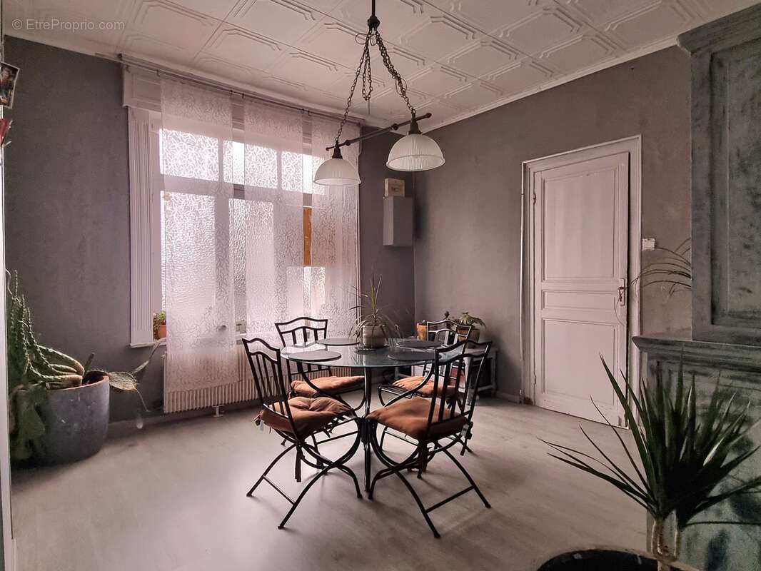 Maison à SAINT-AMAND-LES-EAUX