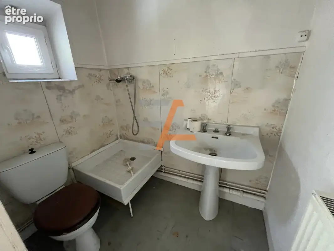 Maison avec extérieur à rénover entièrement - photo 9