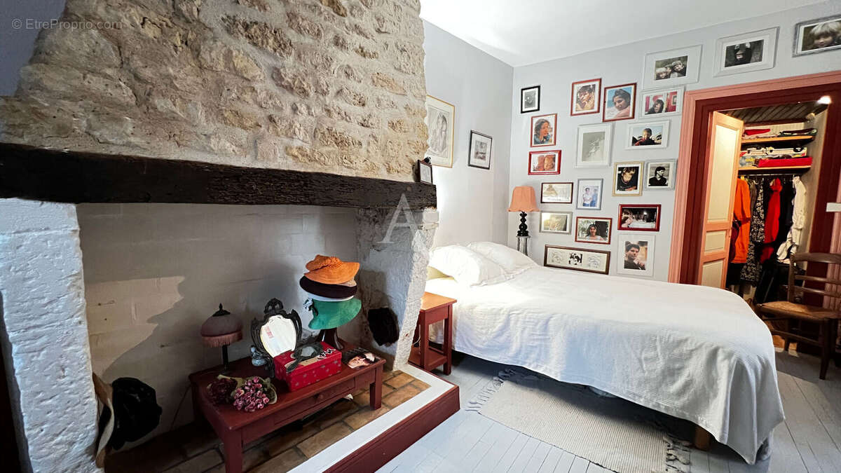 Maison Le Gua 9 pièces 6 chambres dépendance - photo 10
