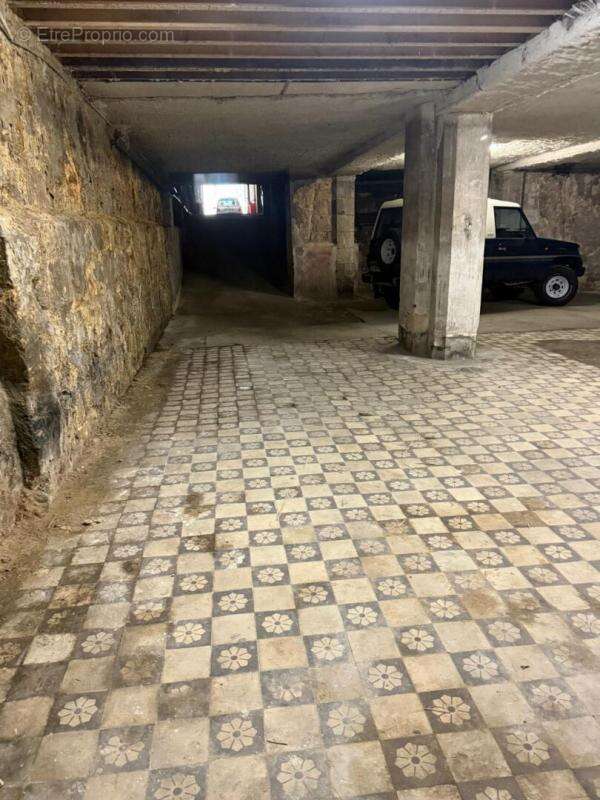 Parking à BORDEAUX