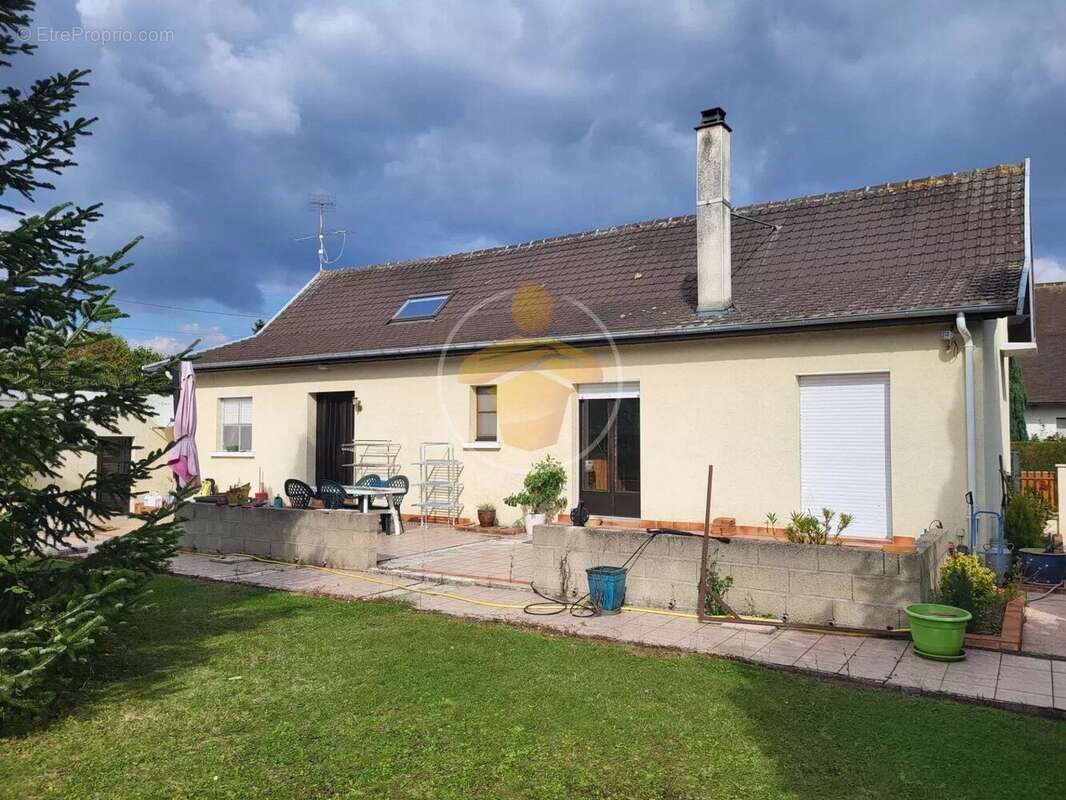 Maison à CHAUNY