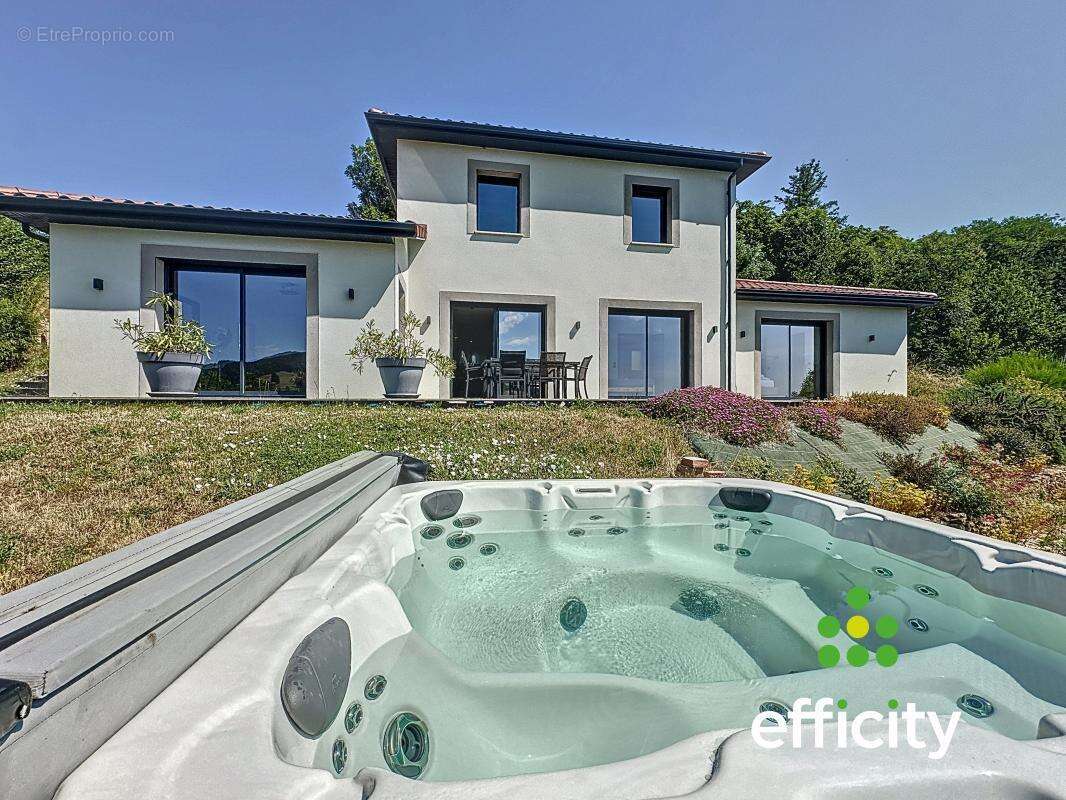 Maison à SAINTE-CATHERINE