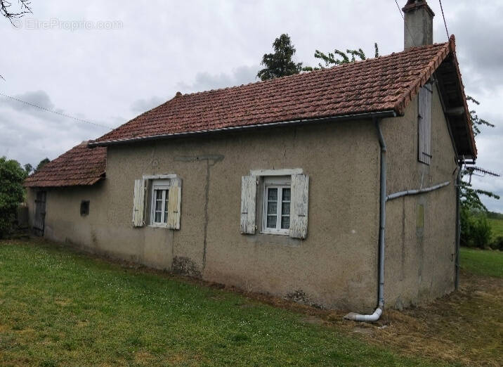 Maison à LUCENAY-LES-AIX