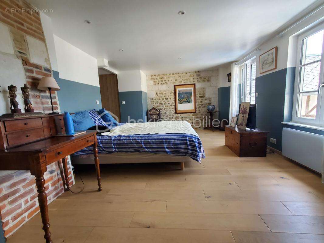 Bien RARE - Maison au Cœur du village de Cormeilles avec espace extérieur - photo 10