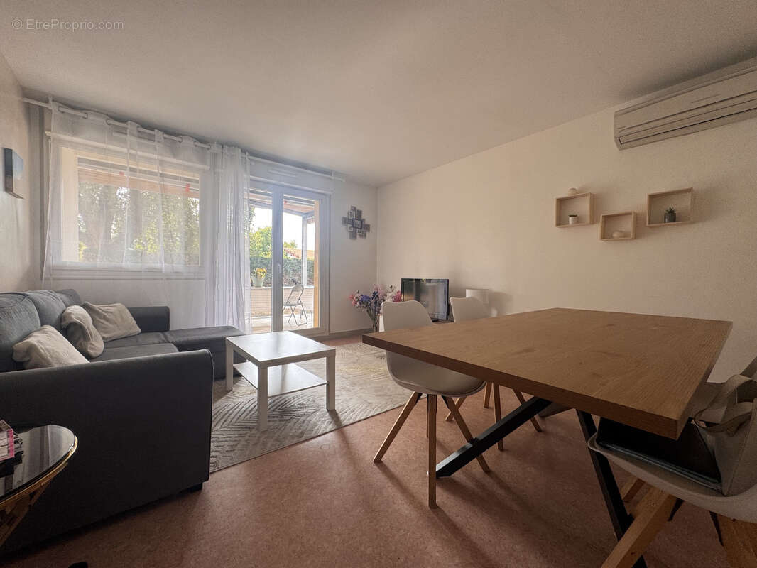 Appartement t3 - 61m2- avec cave et deux terrasses - photo 3