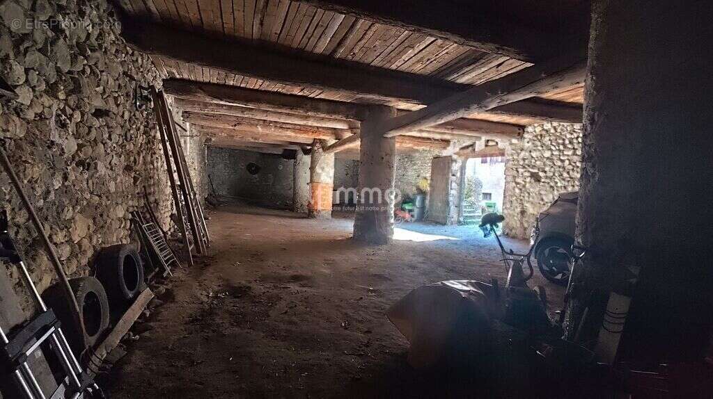 Appartement à PEYRUIS