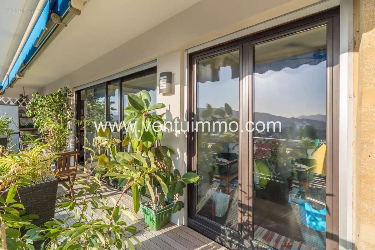 Appartement à LE CANNET