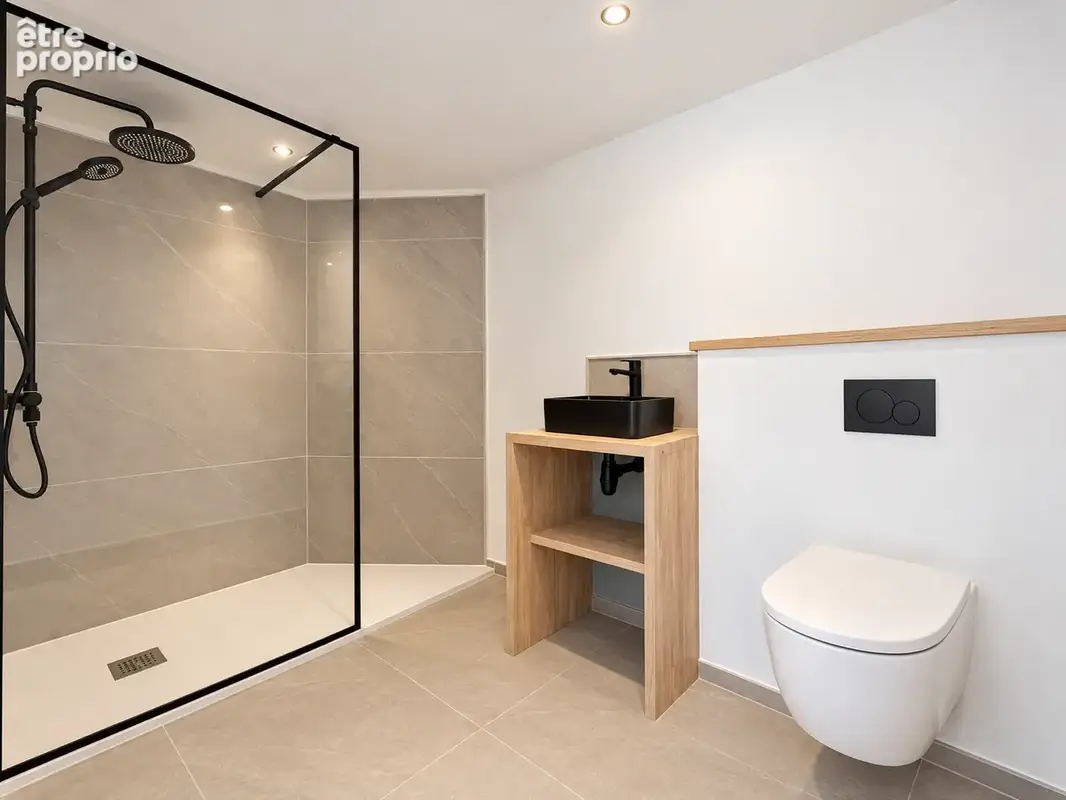 Maison T5 d’environ 145 m2  rénovée avec extérieur et stationnements. Situé à 18 min de Vienne sur la commune - photo 5