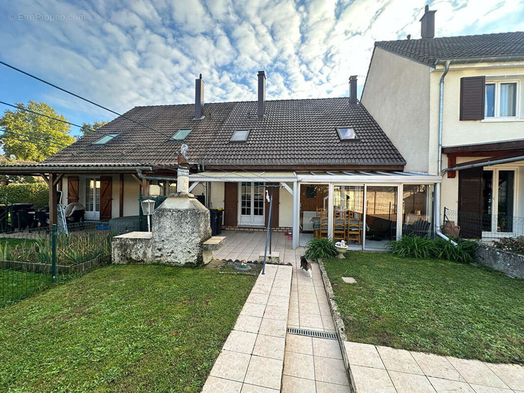 Maison à ARS-SUR-MOSELLE