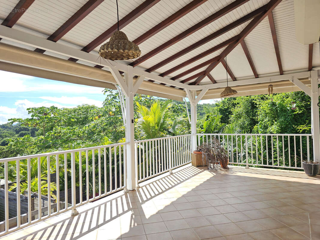 Maison à LES TROIS-ILETS