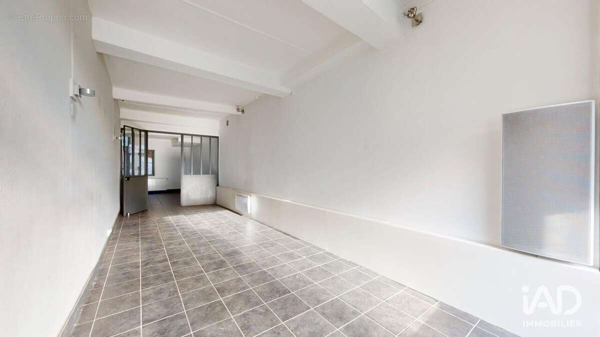 Photo 3 - Commerce à AUXERRE