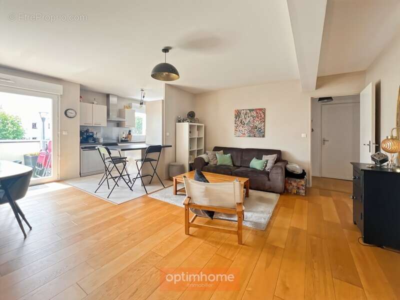 Appartement à VEZIN-LE-COQUET