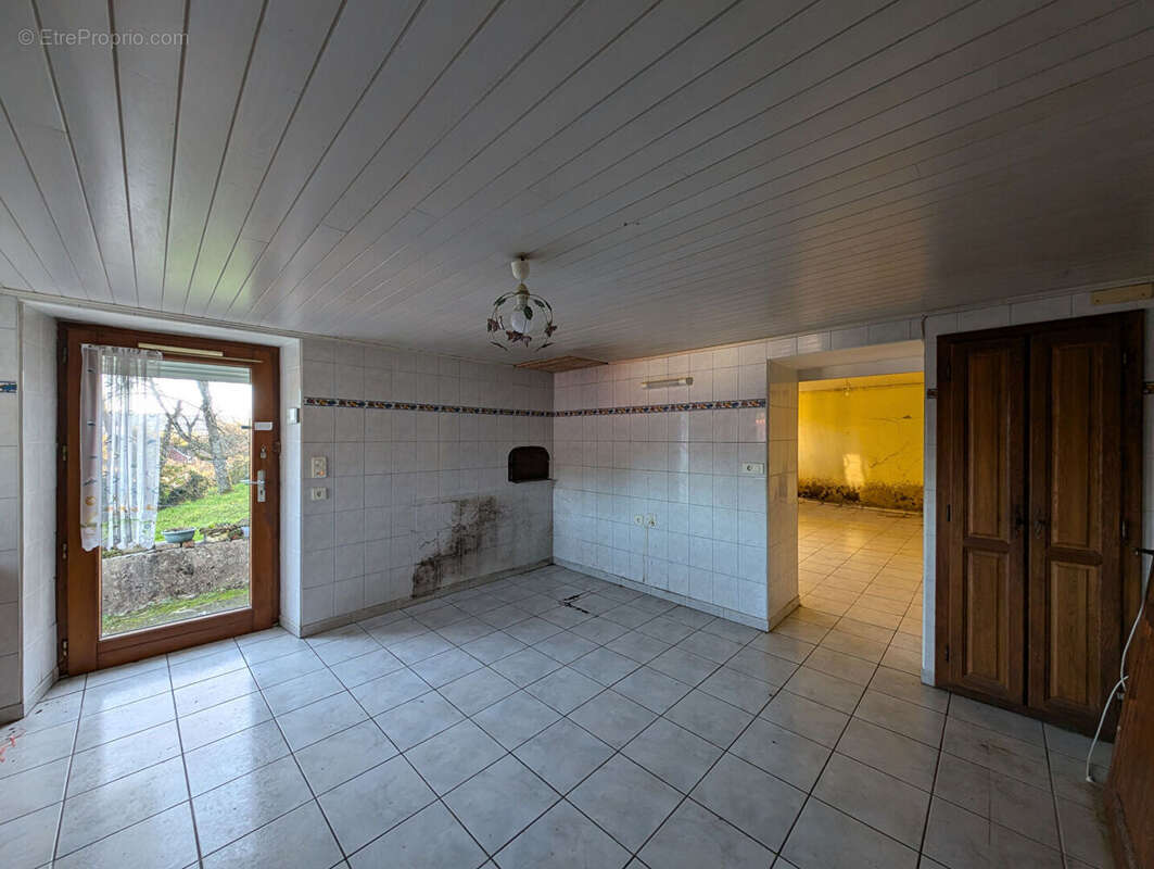 Maison à FONTAINE-LES-CLERVAL