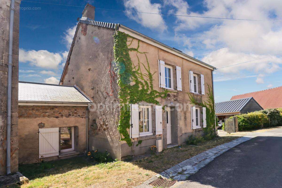 Maison de Charme - 132 m² - 6 pièces - 4 Chambres - Carport Double - Terrain 1256 m² -SAINT HILAIRE LA TREILLE (87) - photo 2