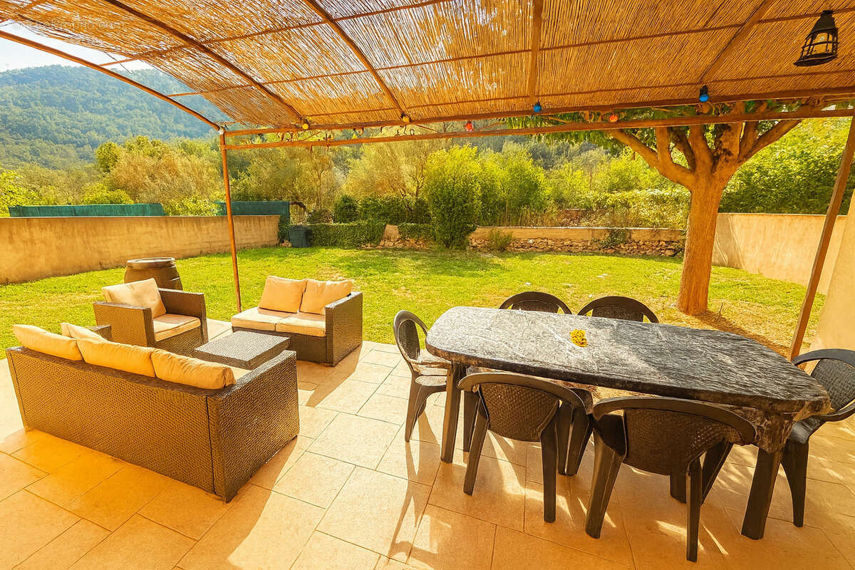 Maison à SOLLIES-TOUCAS