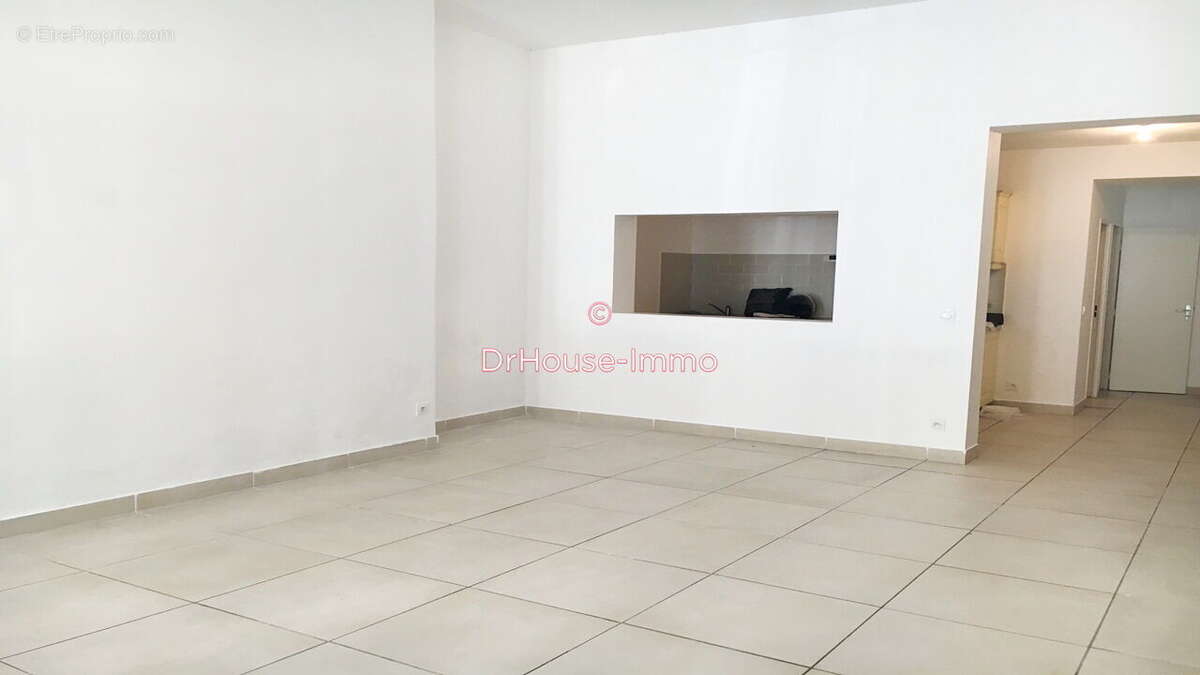 Appartement à MARSEILLE-1E