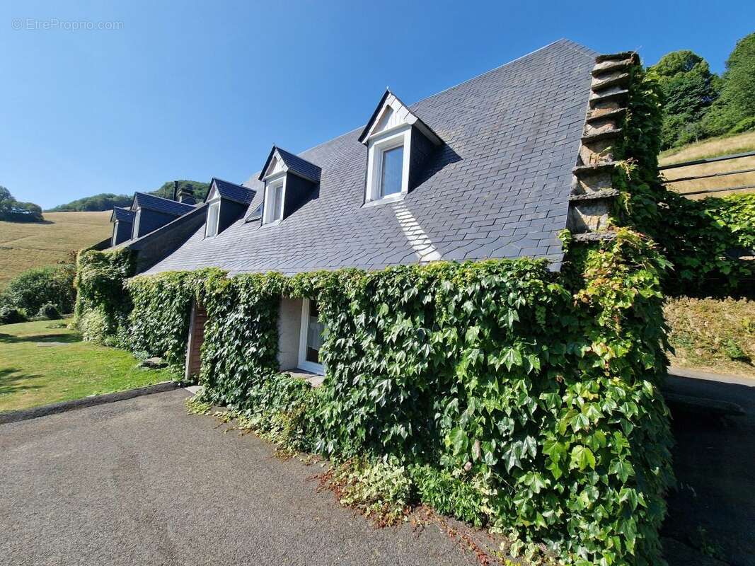 Maison à CAMPAN