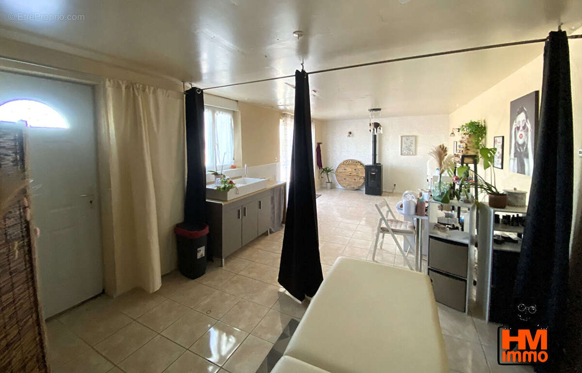 Maison à COUSSAC-BONNEVAL