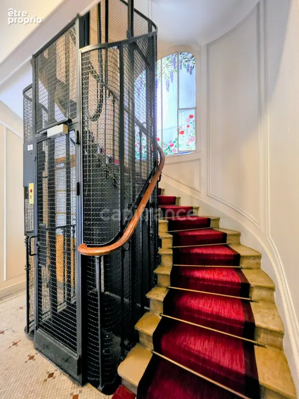 À vendre duplex haussmannien de 110 m² avec balcon et vue sur la tour eiffel à neuilly sur seine (92) - photo 3