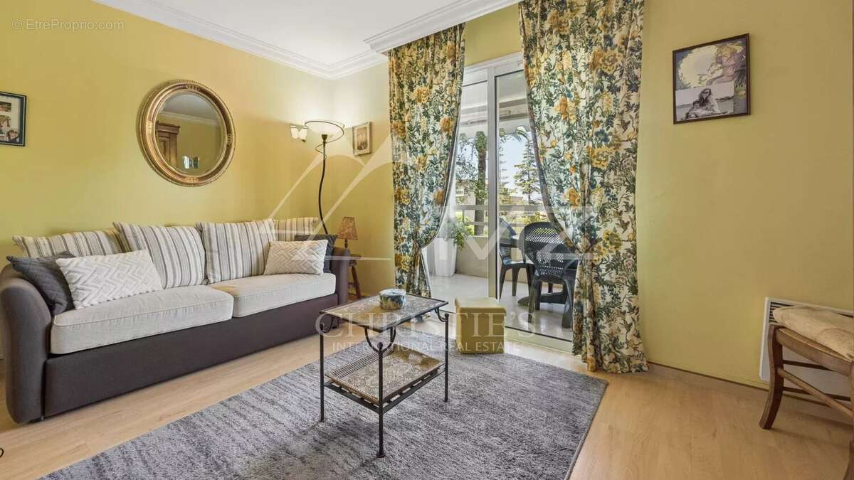 Appartement à LE CANNET
