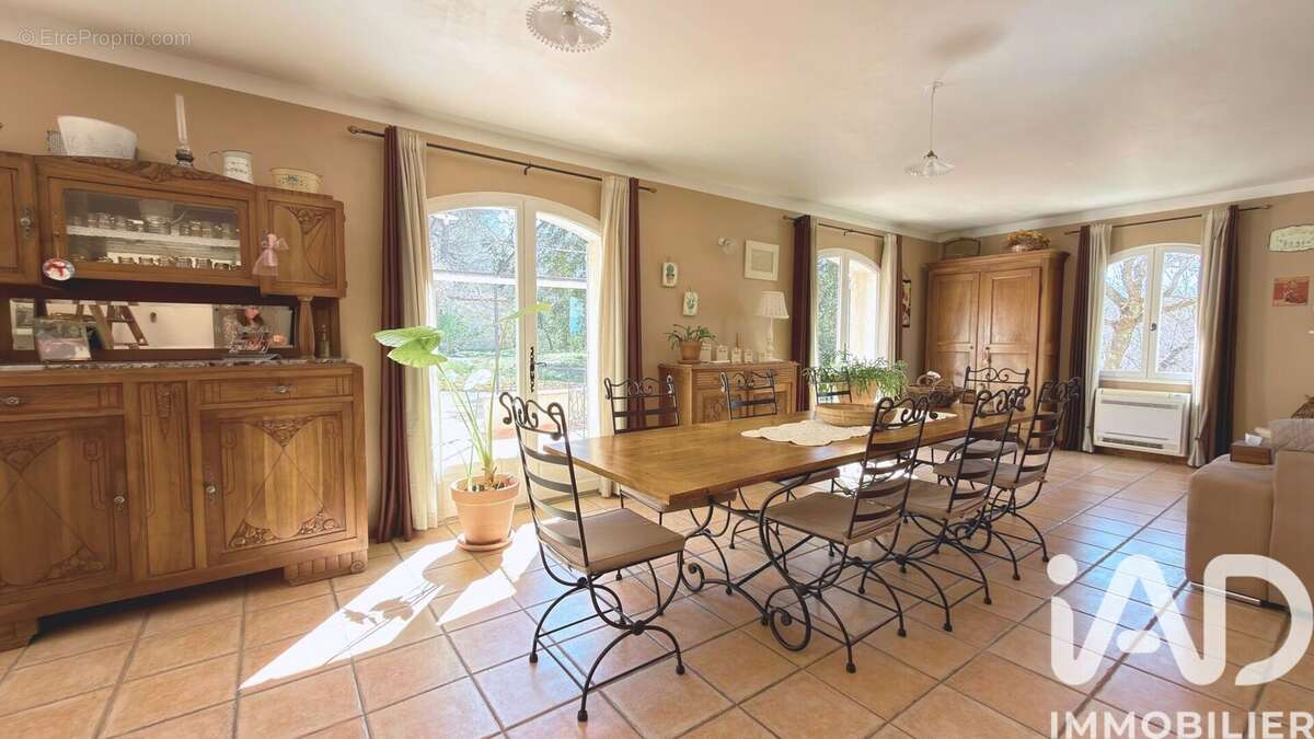 Photo 6 - Maison à PEYROLLES-EN-PROVENCE