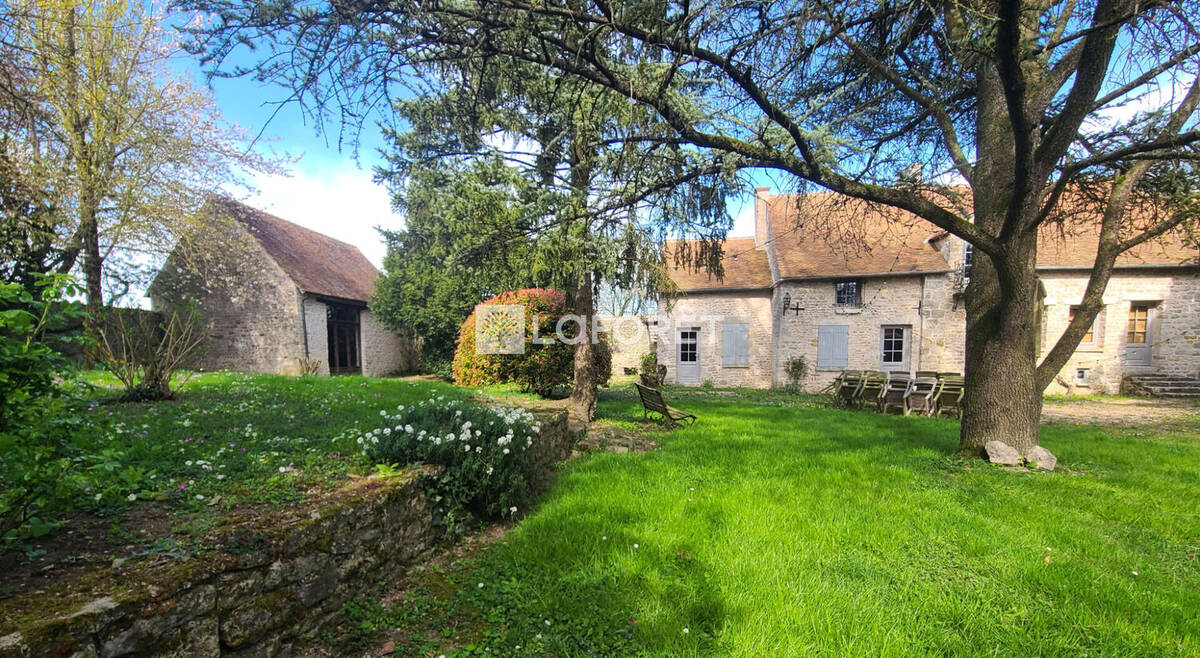 Maison à YEVRE-LA-VILLE