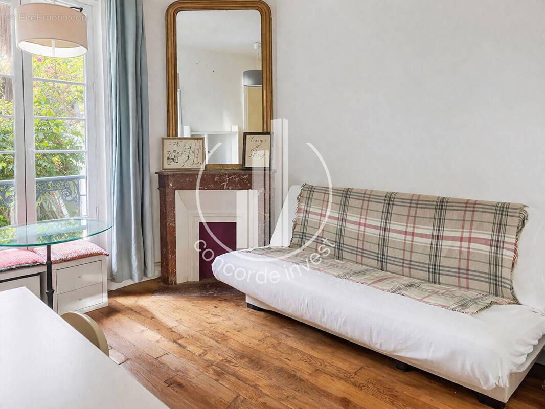 Appartement à PARIS-17E