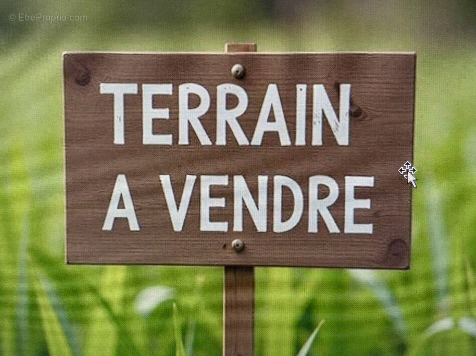 Terrain à BARAQUEVILLE