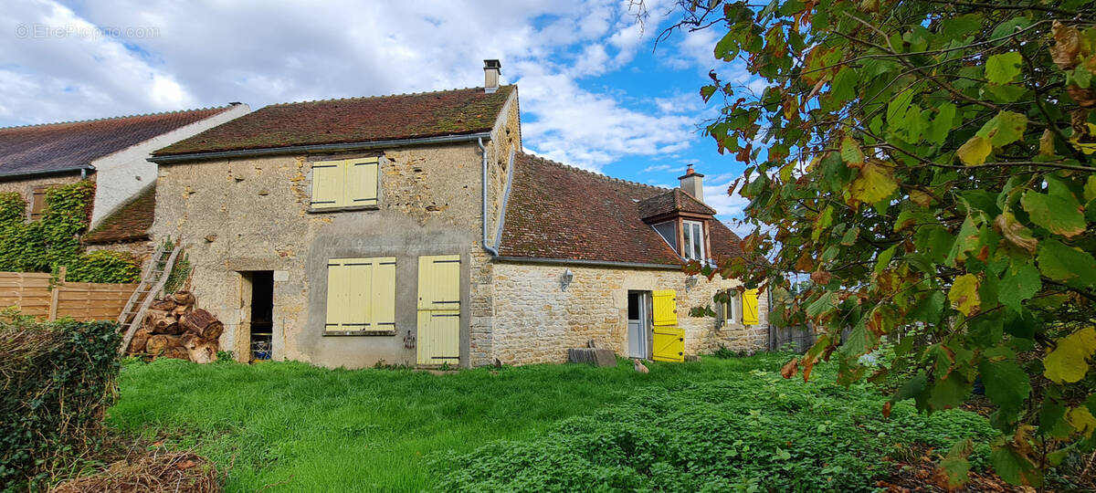 Maison à VARZY