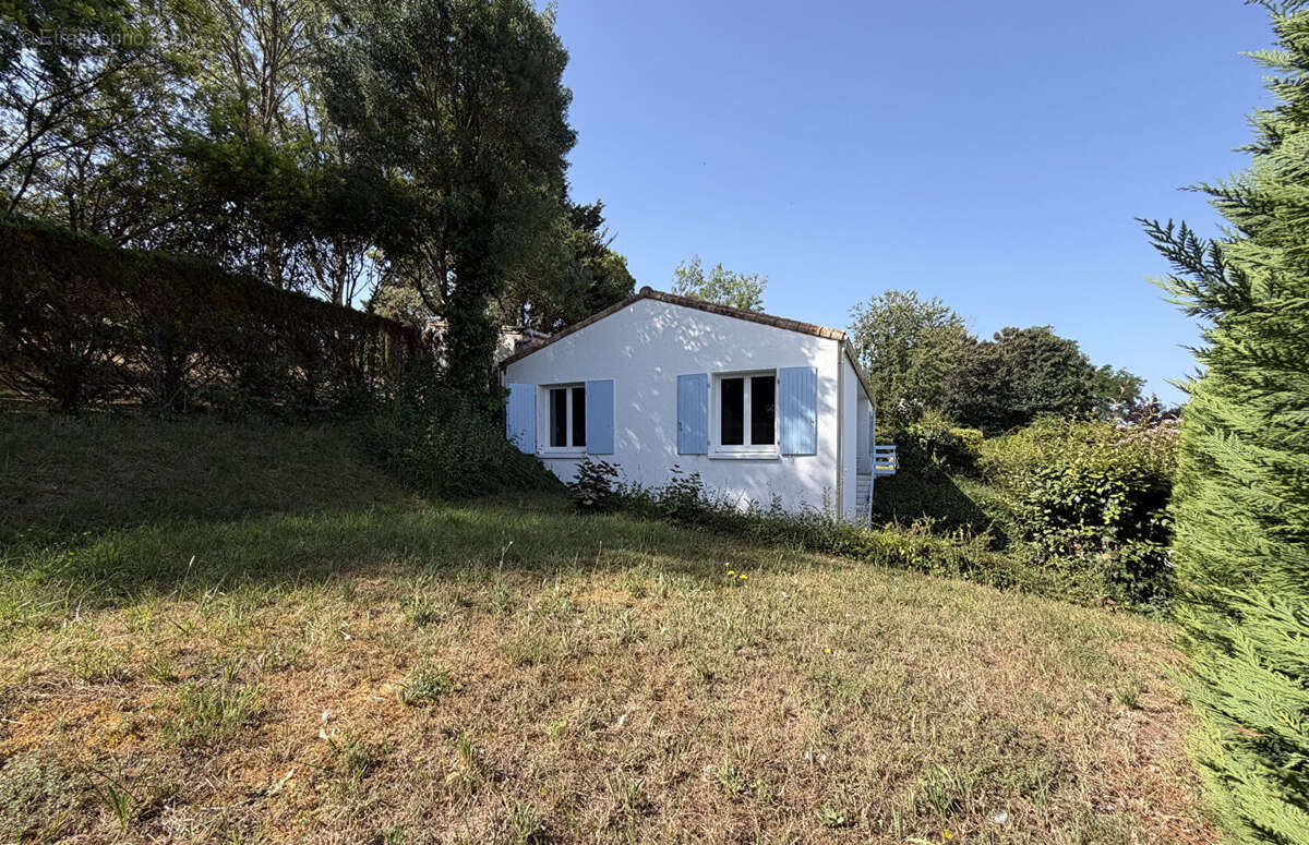 Maison à VAUX-SUR-MER