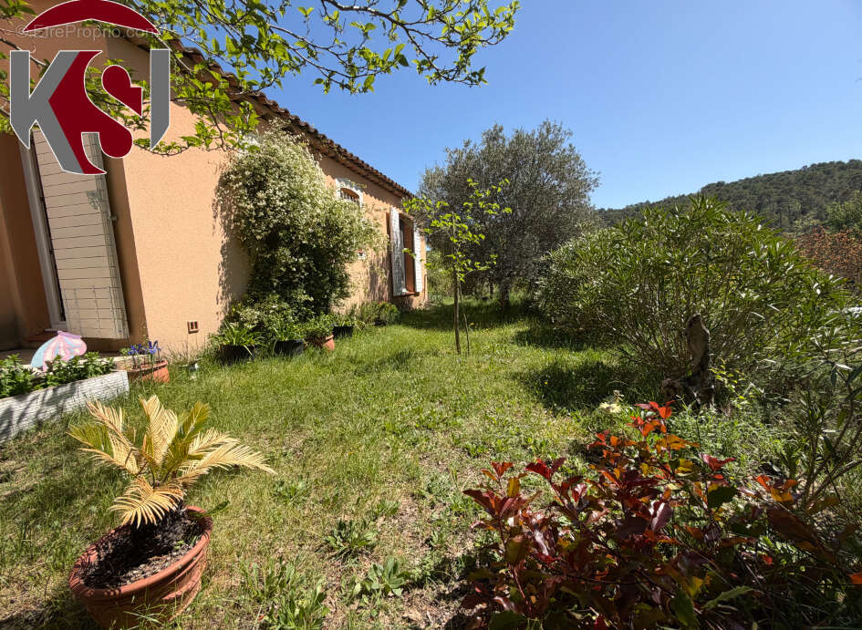 Maison à VINS-SUR-CARAMY