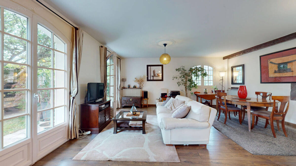 Maison à BOIS-D'ARCY