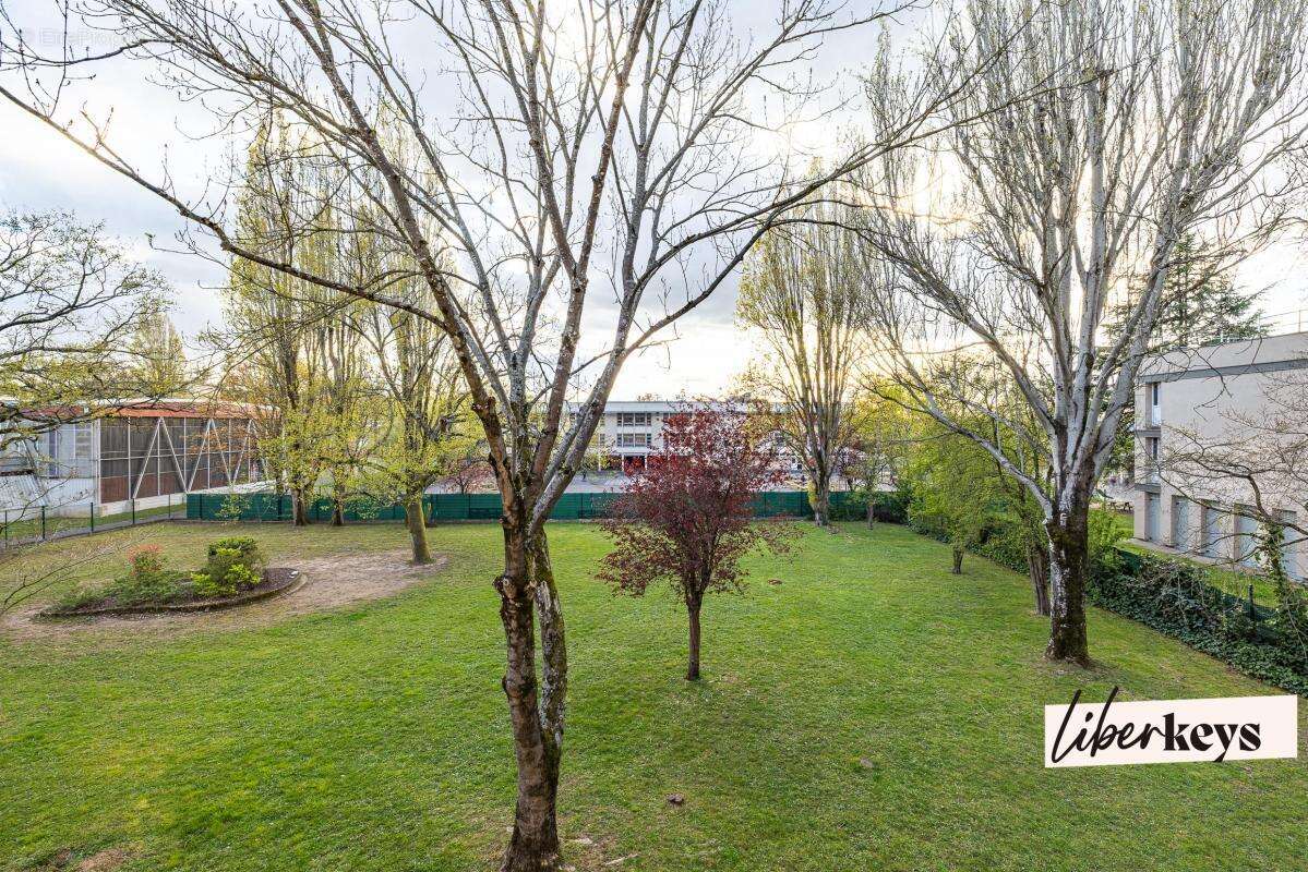 Appartement à SAINTE-GENEVIEVE-DES-BOIS