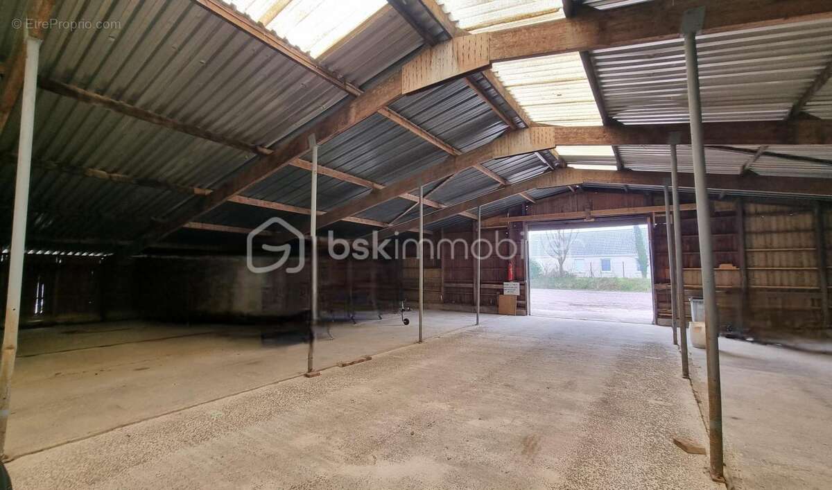 Terrain à NOYERS-BOCAGE