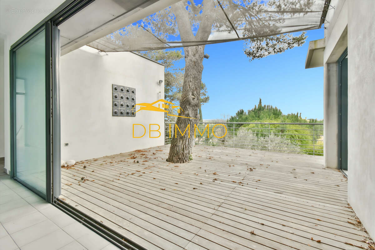 Maison à VILLENEUVE-LES-AVIGNON