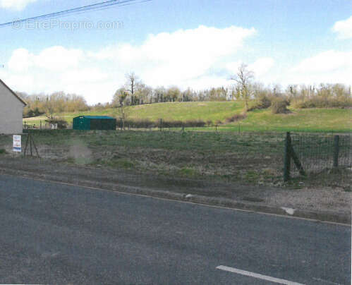 Terrain à MARTAINNEVILLE