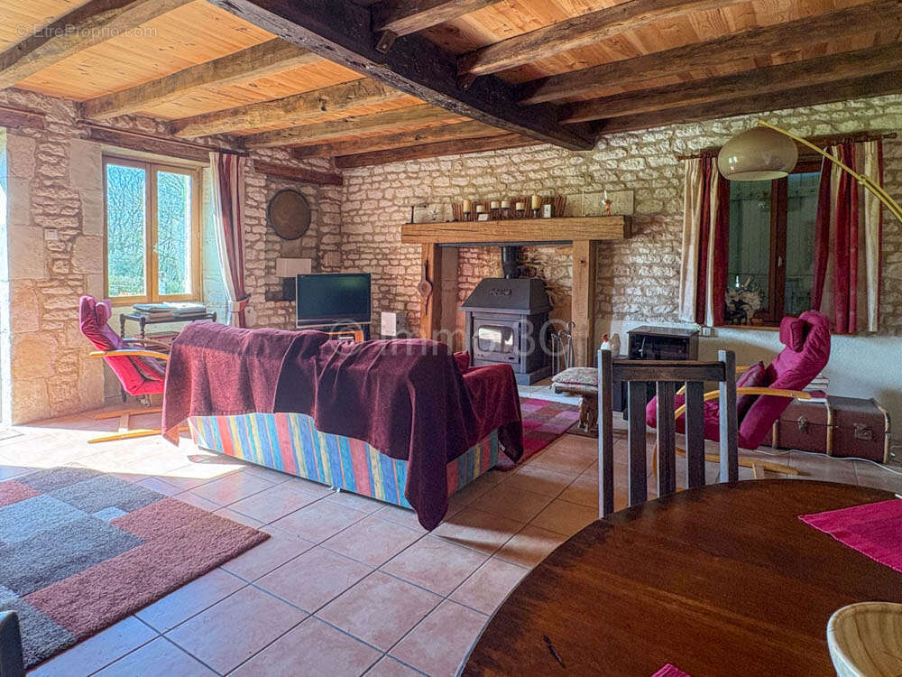 Maison à RUFFEC