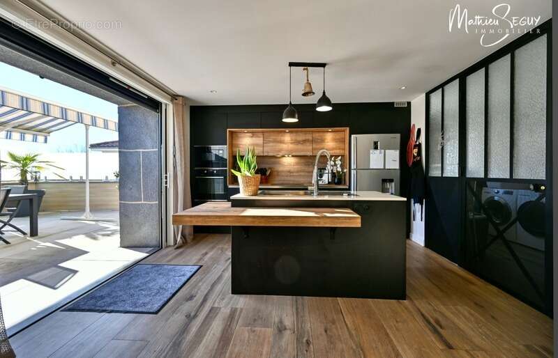 Maison à SAINT-MARTIN-EN-HAUT