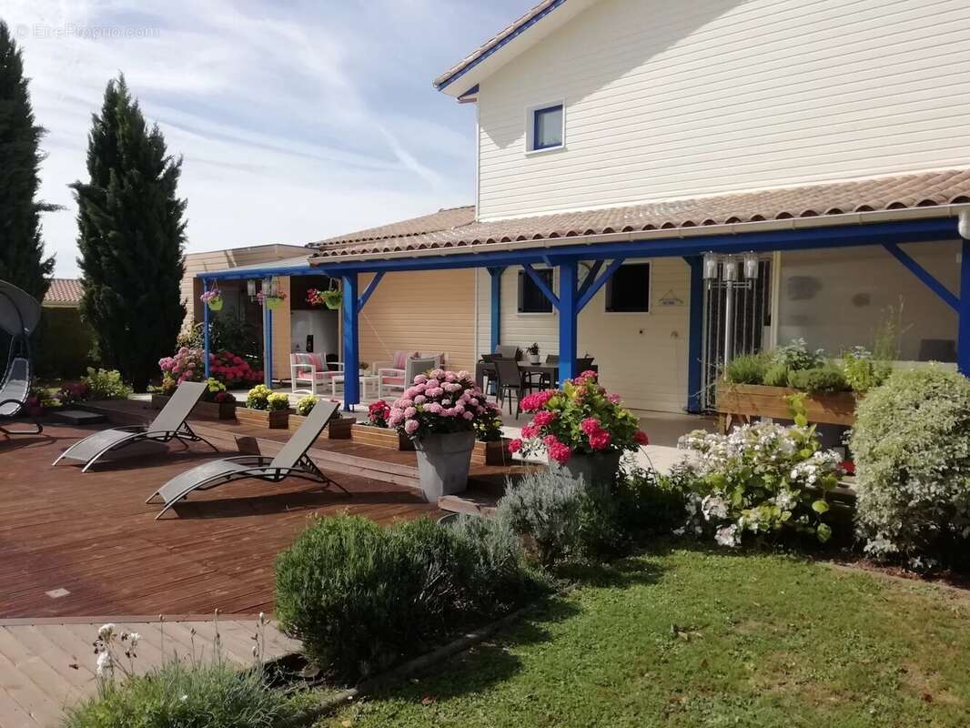 Maison à BRIZAMBOURG