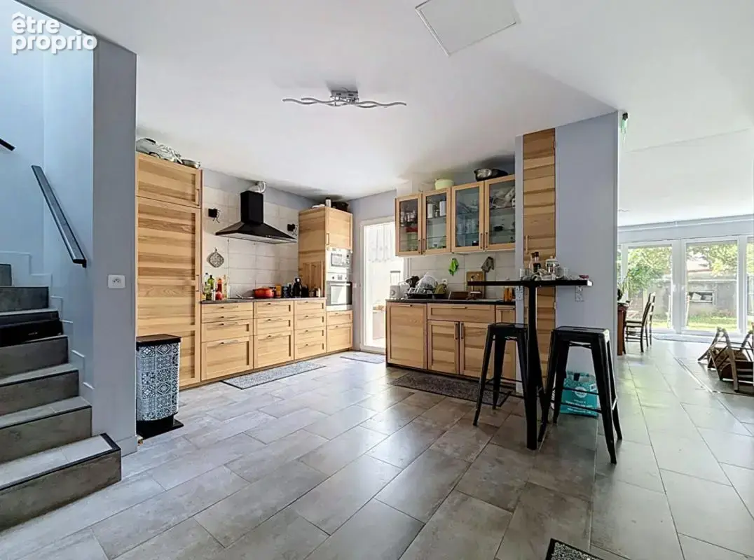 Maison  moderne à Villejuif de 225 m2 avec  7 chambres - photo 2