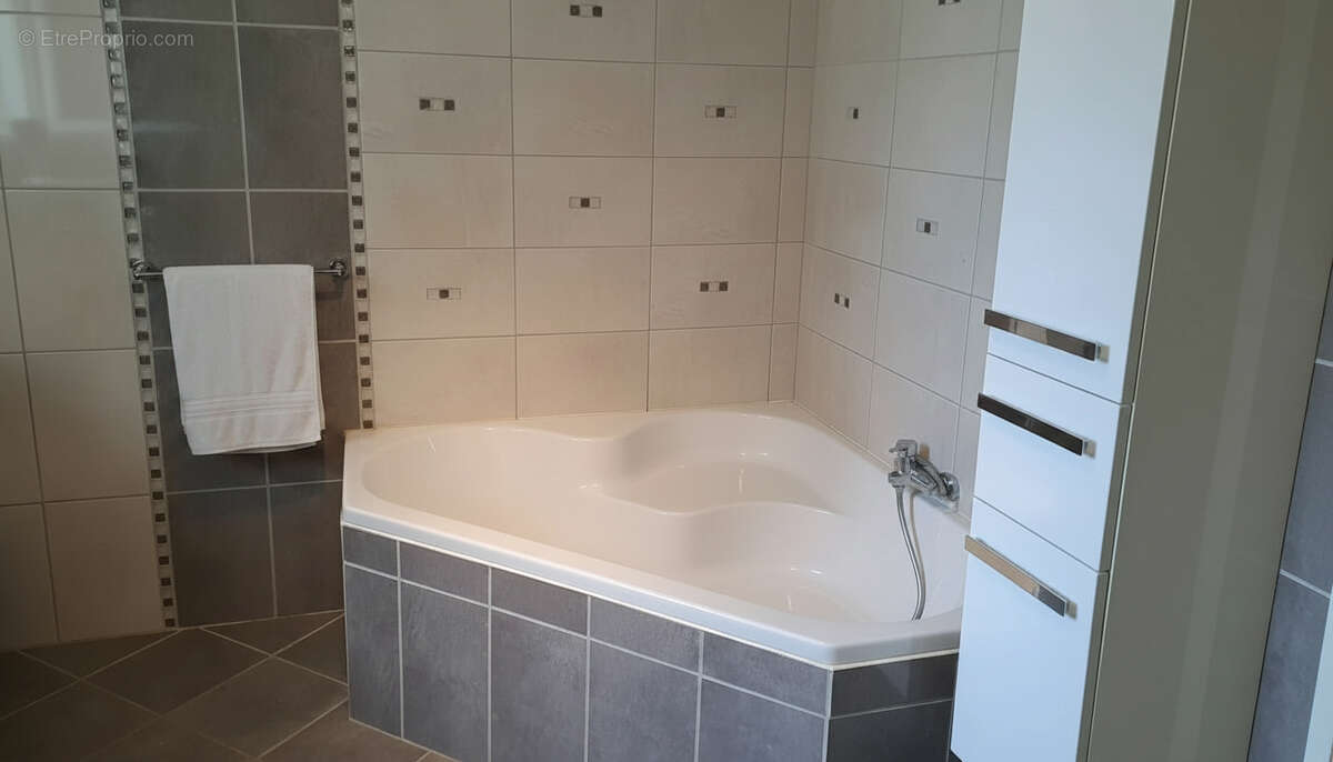 Maison Breuillet 5 pièce(s) 172 m2 - photo 4